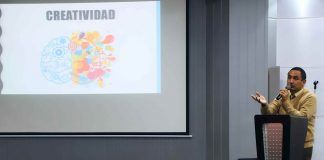 Egresados de UCV fortalecen sus competencias profesionales