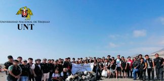 Estudiantes de UNT realizan campaña de limpieza de la playa de Salaverry