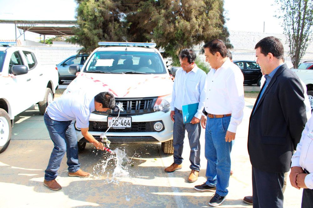 entregan-ultimas-camionetas-4-x-4-3-gobiernos-locales