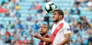 Peruano Luis Abram es elegido como “el mejor defensor central izquierdo” de la liga argentina