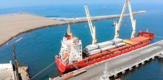 El Terminal Portuario de Salaverry recibe equipos para generación de energía eólica de Duna y Huambos