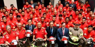 Embajada de EE.UU. dona equipos de trabajo al Cuerpo General de Bomberos Voluntarios del Perú