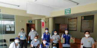 Distribuyen refrigerios a PNP y Ejército del Perú durante su labor de proteger a la ciudad