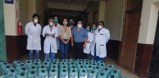UNT dona 1000 litros de jabón líquido a municipalidad de Moche