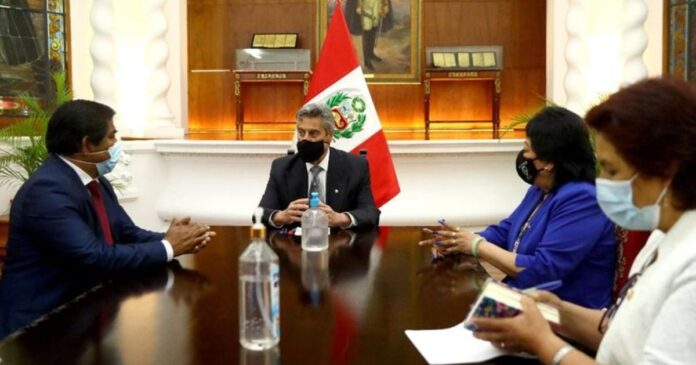 gobernadores-regionales-se-reunen-ayacucho