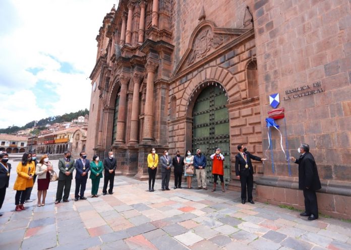 escudo-azul-cuzco-unesco