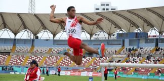 Atleta peruano José Luis Mandros campeona en salto largo en sudamericano de Bolivia
