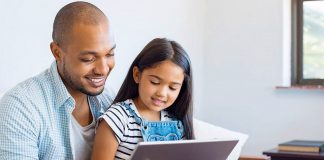 Día de la Internet Segura: seis de cada diez padres peruanos monitorea la actividad de sus hijos