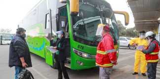 Transporte interprovincial: Desde hoy mayores de 40 años deben acreditar la tercera dosis de la vacuna