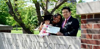 Pareja de científicos peruanos ayudan a jóvenes a estudiar ciencias en Estados Unidos