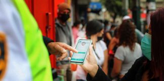 Desde hoy mayores de 18 años deben presentar carnet de vacunación con 3 dosis